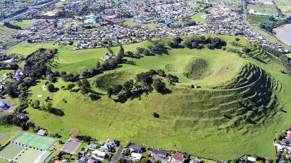 Māngere Mountain